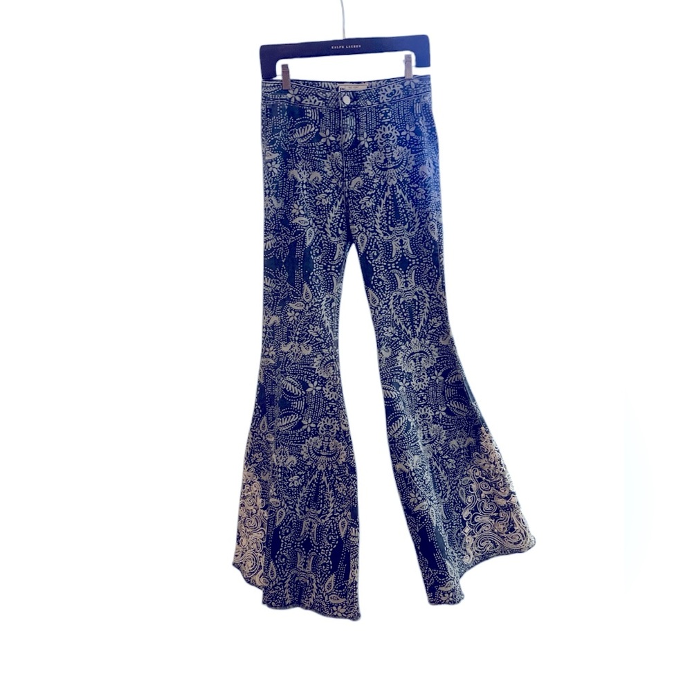 Free people  bellbottom jeans size 26